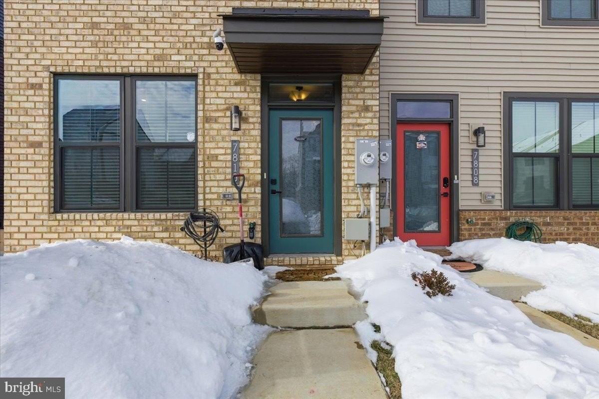 7810 Yona Ct - Photo 3 of 31