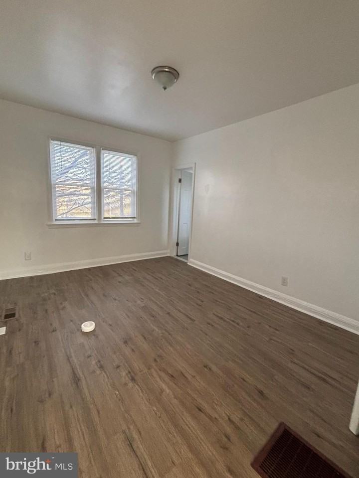 3758 Columbus Dr Unit 1 - Photo 2 of 9