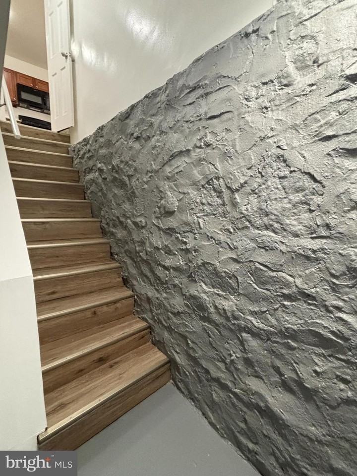 3758 Columbus Dr Unit 1 - Photo 6 of 9