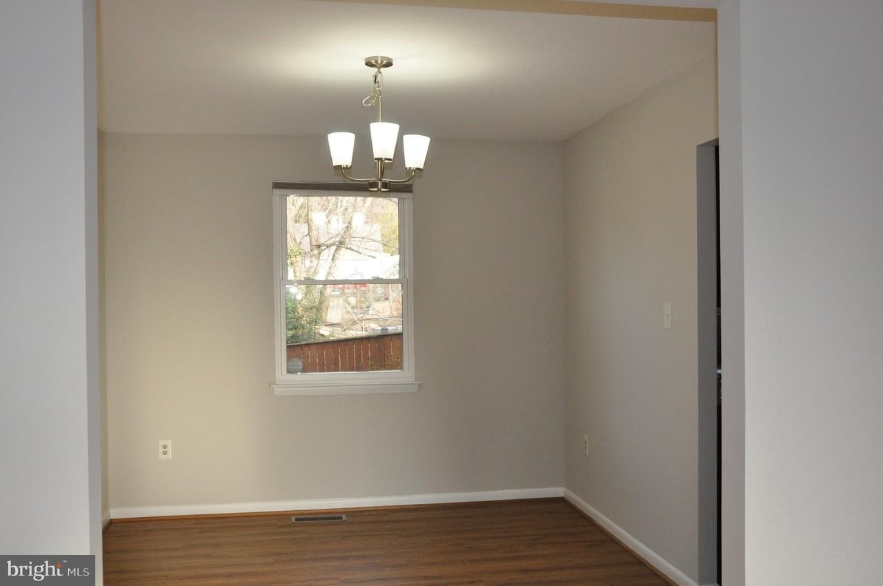 9705 Glen Ave - Photo 5 of 47