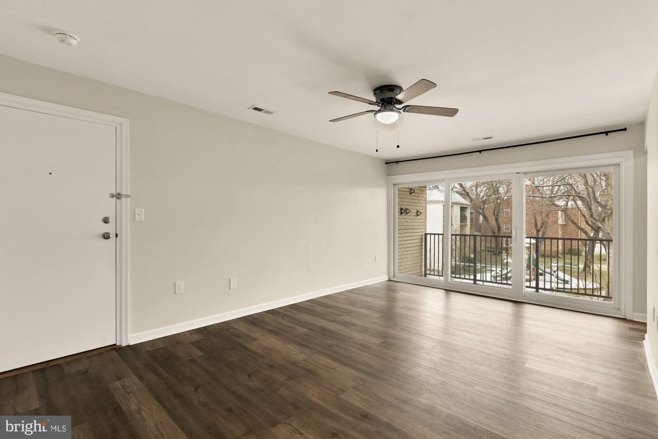 882 College Pkwy Unit 882-30 - Photo 5 of 35