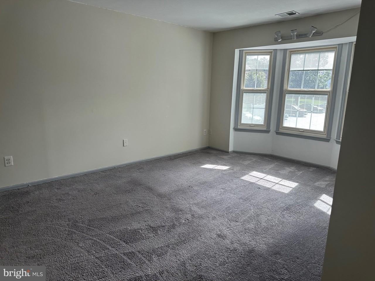 128 Andover Pl - Photo 3 of 11