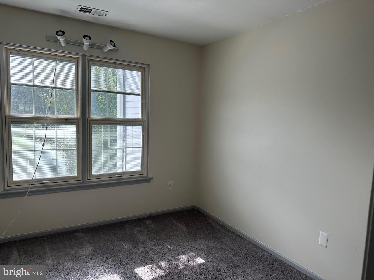 128 Andover Pl - Photo 4 of 11