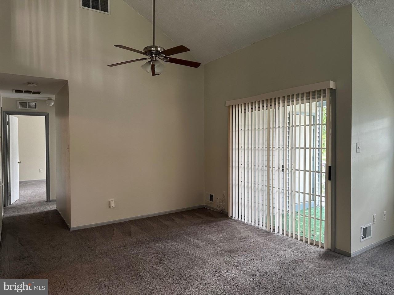 128 Andover Pl - Photo 5 of 11