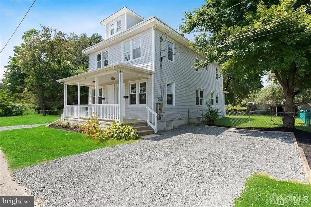 28 Victoria Ave Unit A