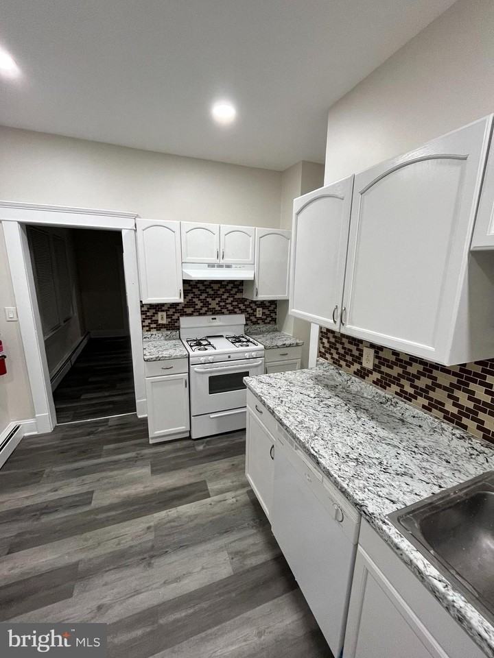 28 Victoria Ave Unit A - Photo 2 of 12