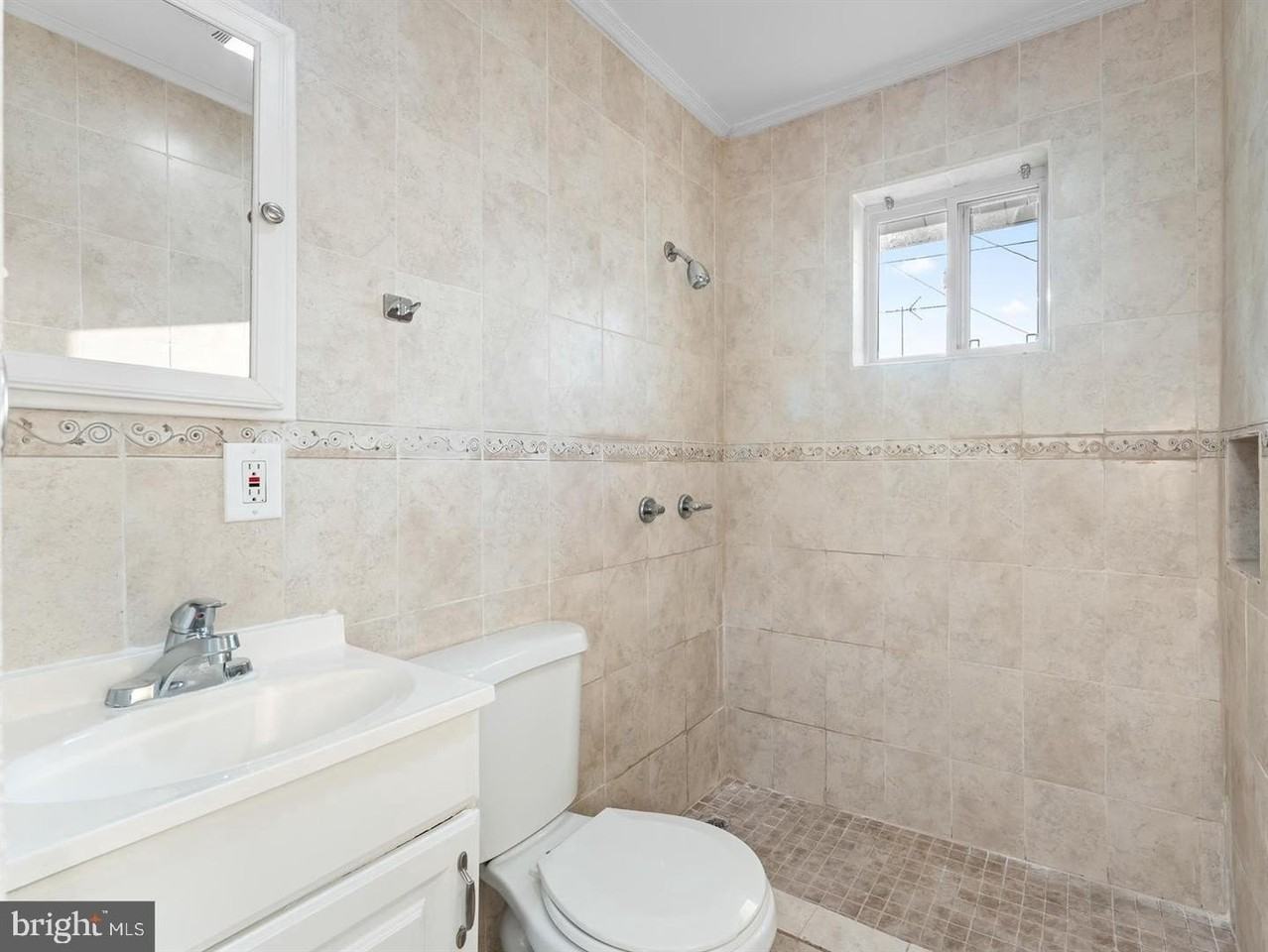 252 G St - Photo 3 of 4