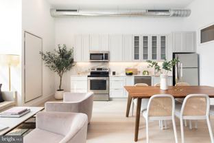 900 N 9th St Unit B - Photo 1 of 1