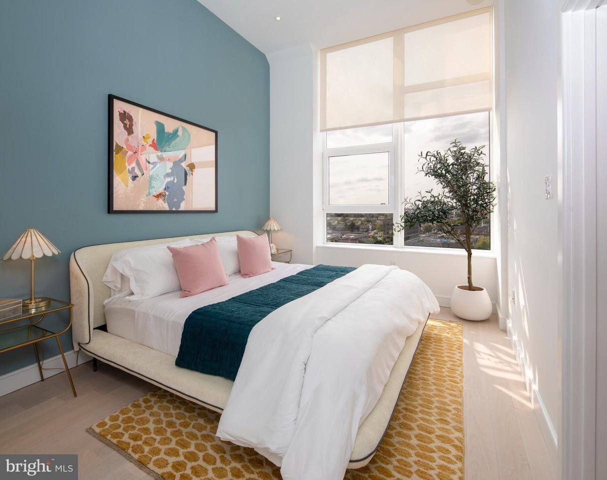 900 N 9th St Unit B - Photo 2 of 15