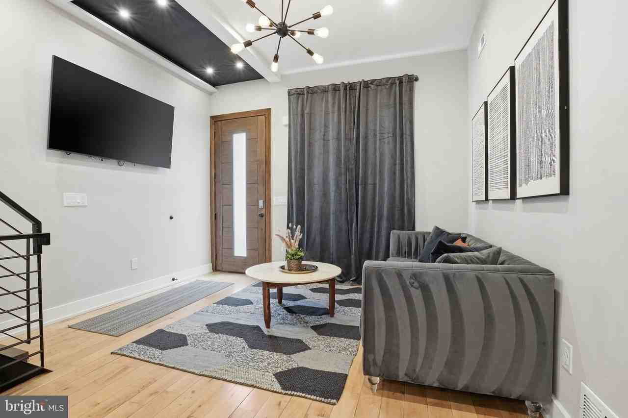 1514 S Bambrey St - Photo 5 of 30