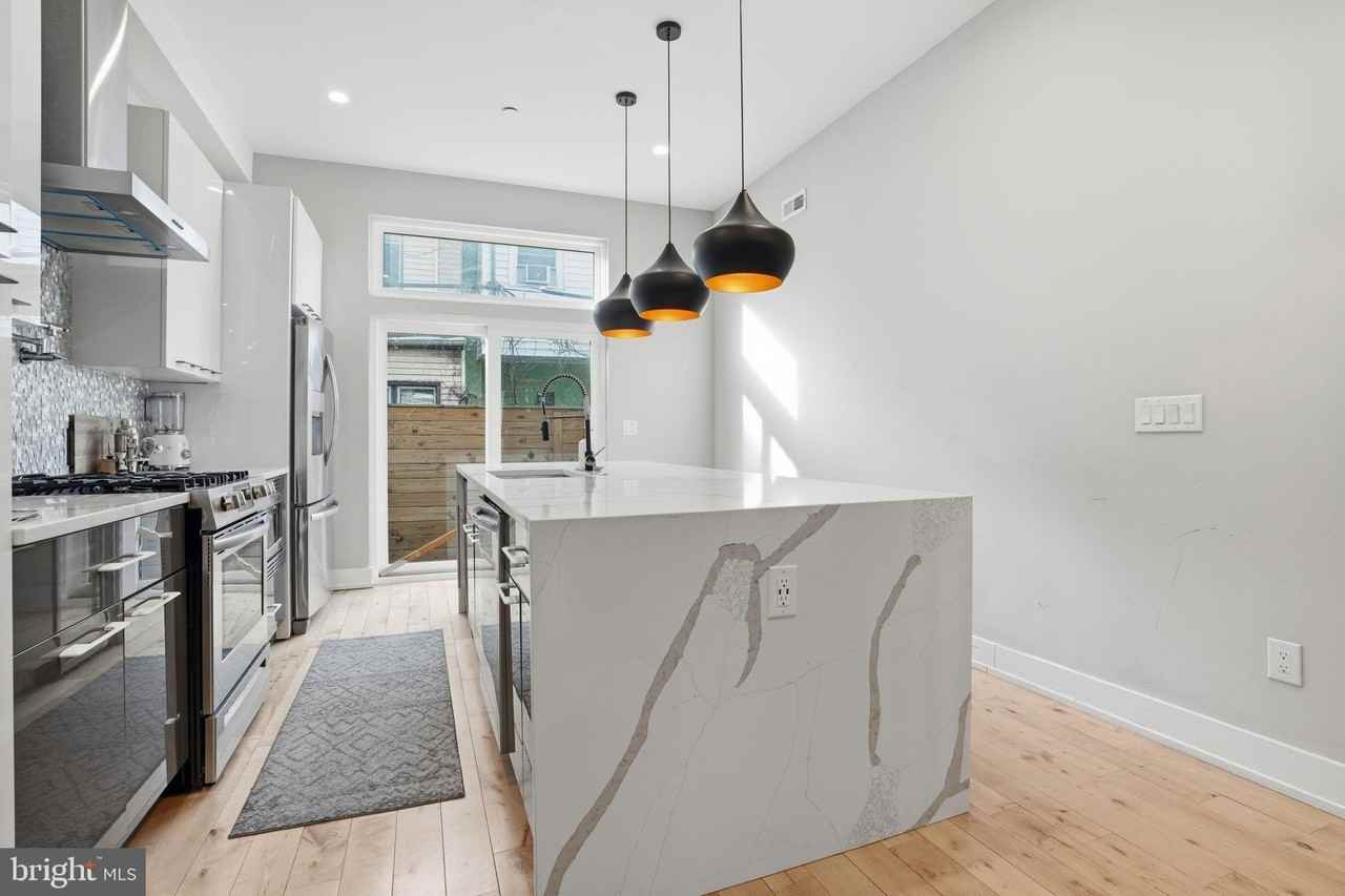 1514 S Bambrey St - Photo 7 of 30