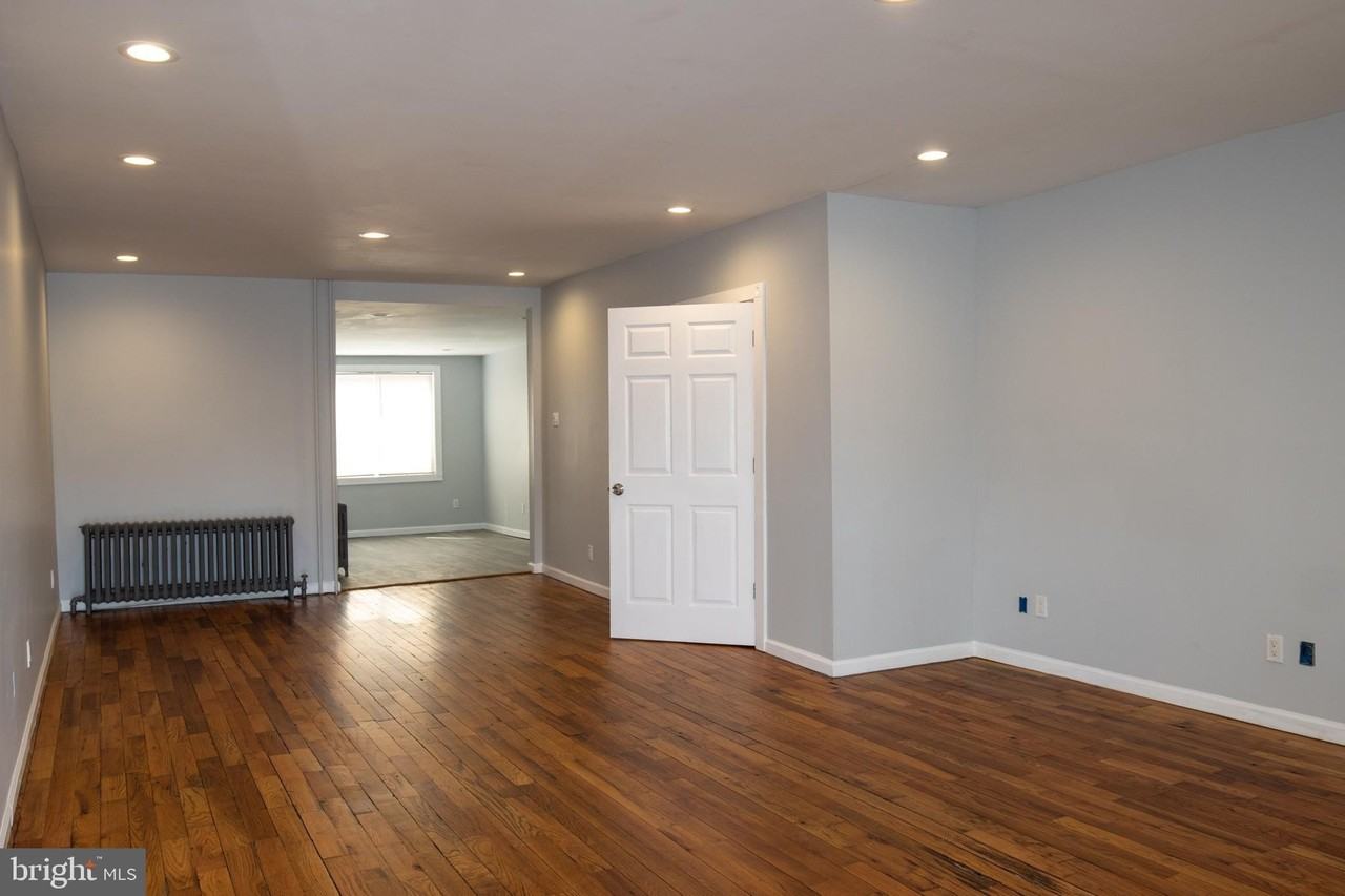 321 N 3rd St - Photo 5 of 40