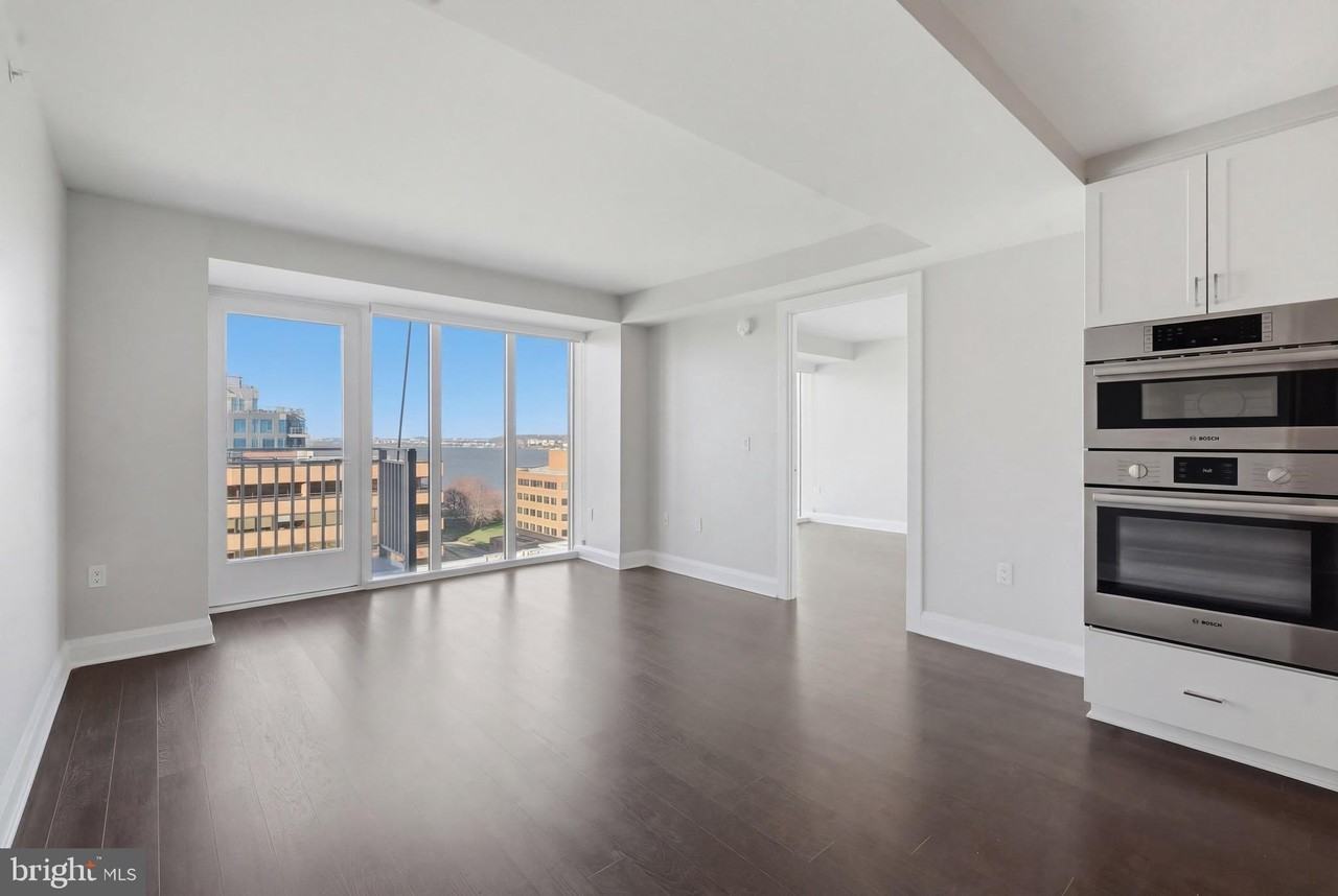 925 N Fairfax St Apt 806 - Photo 4 of 44