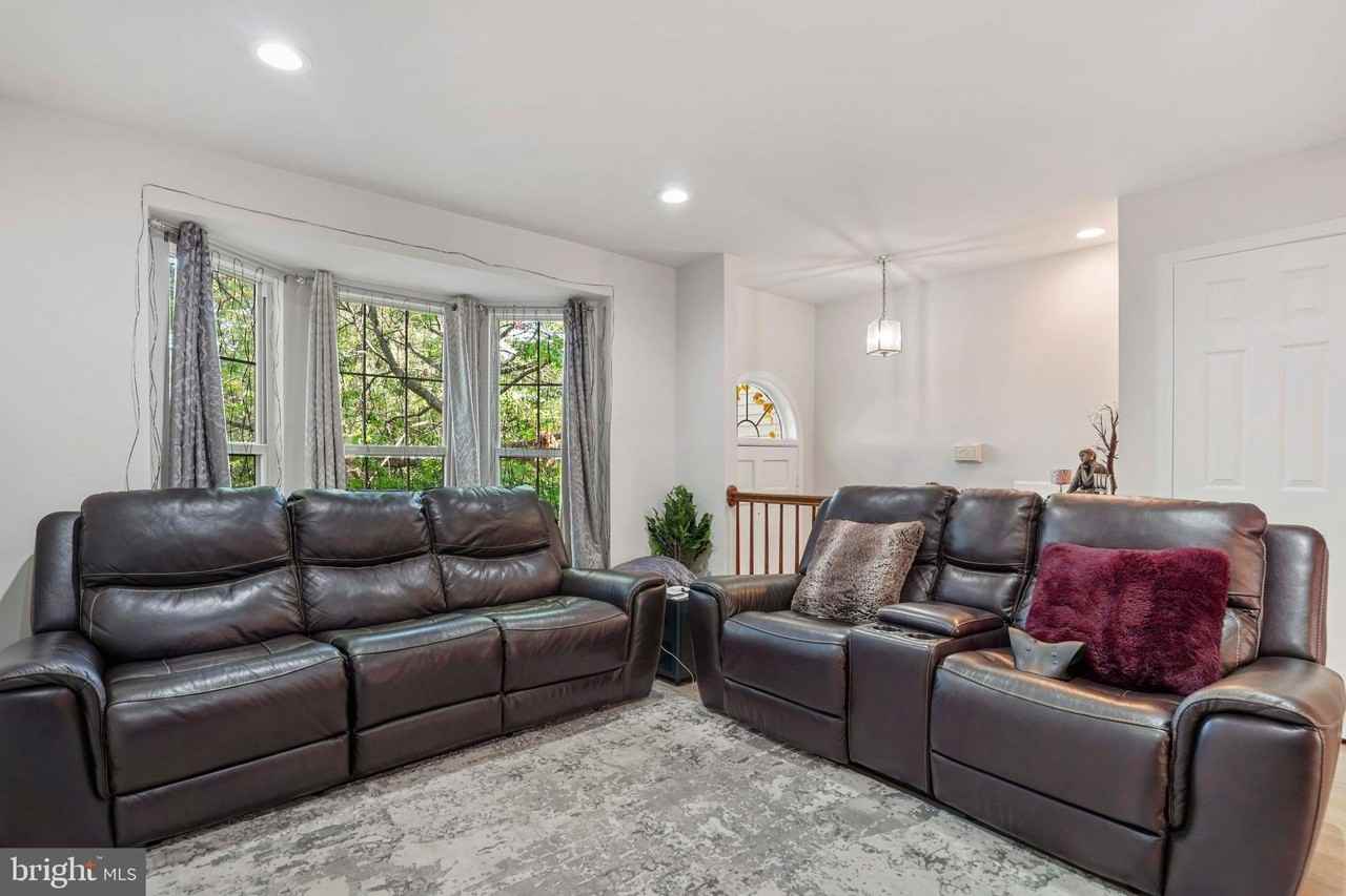 13118 Plotner Farm Rd - Photo 4 of 32