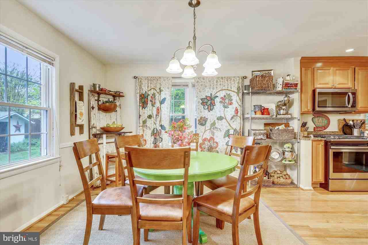 1048 Dalebrook Dr - Photo 4 of 31