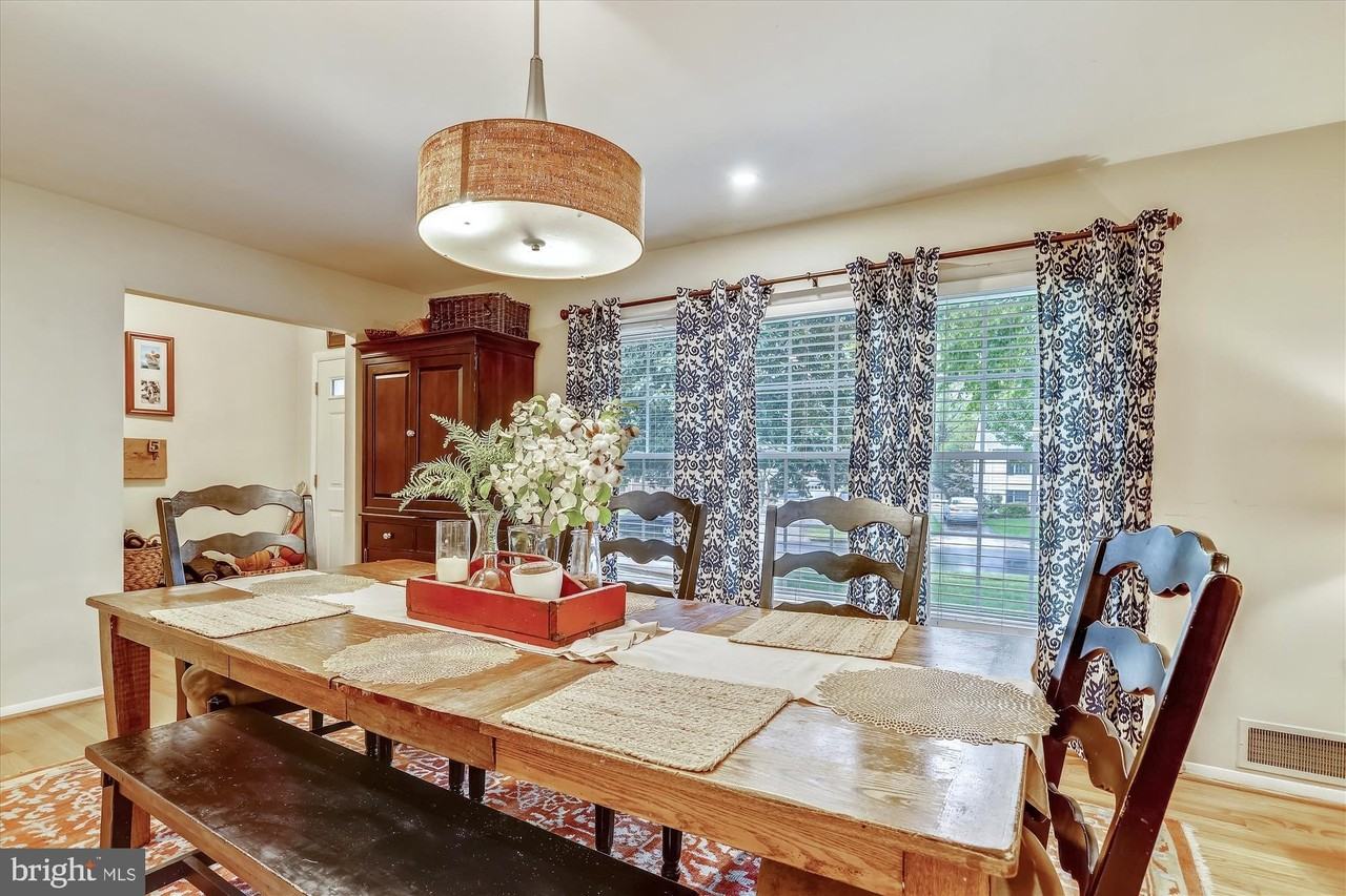 1048 Dalebrook Dr - Photo 7 of 31