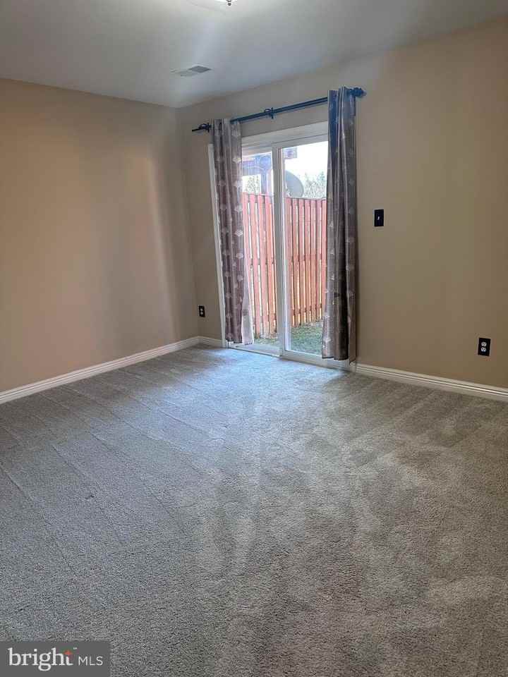 783 Vanderbilt Ter Se - Photo 4 of 21