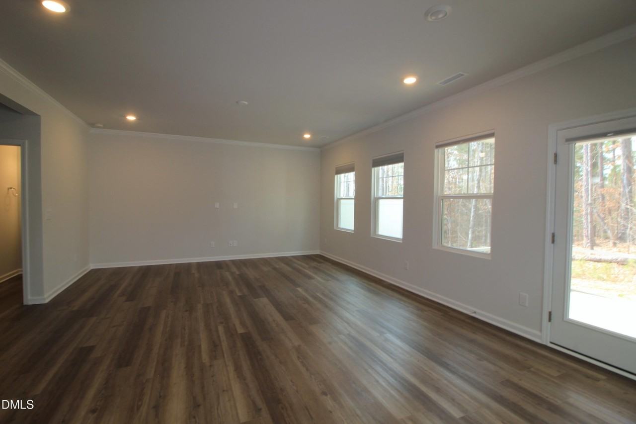 6007 Shade Tree Ln - Photo 3 of 24