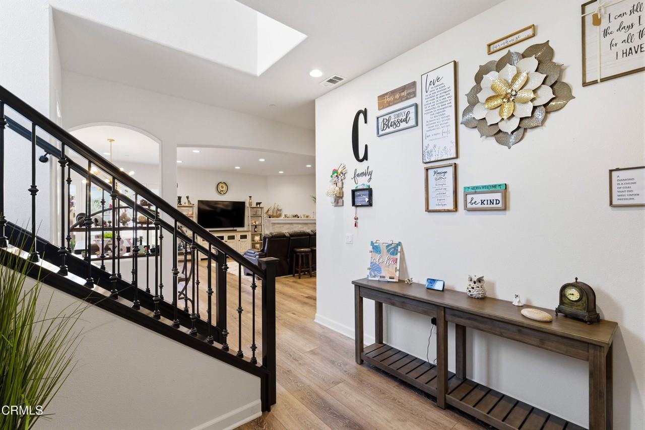 2406 Nicklaus St - Photo 4 of 42