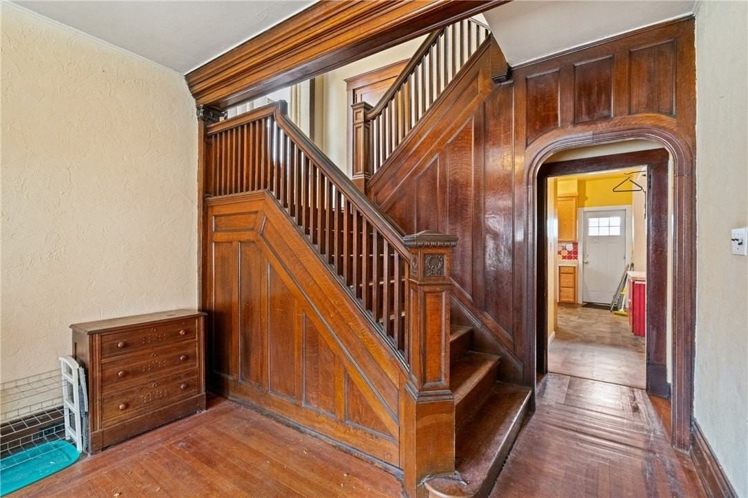 922 Jancey St - Photo 4 of 30