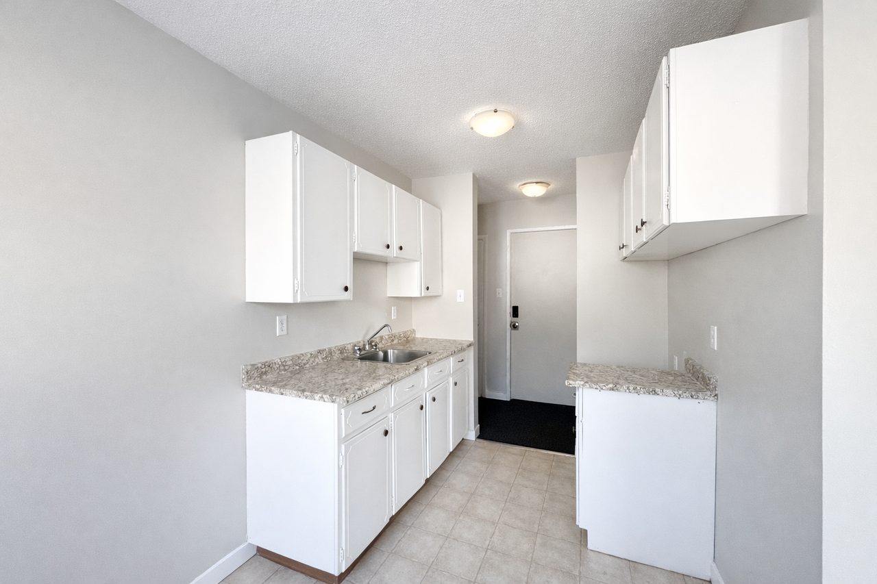 10724 105 St Nw #201 - Photo 6 of 8