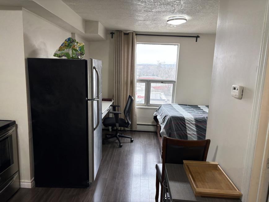 570 King St W - Photo 2 of 10