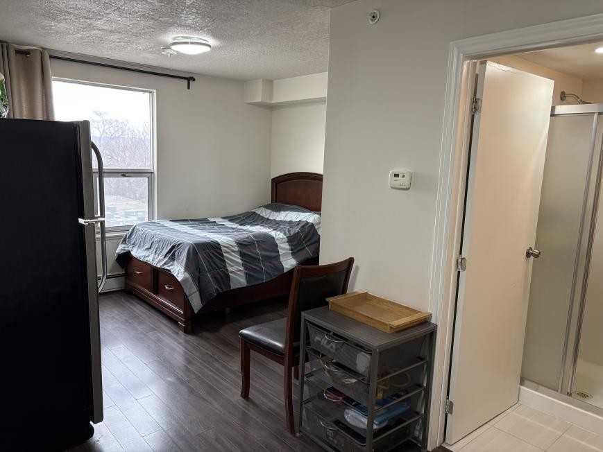 570 King St W - Photo 4 of 10