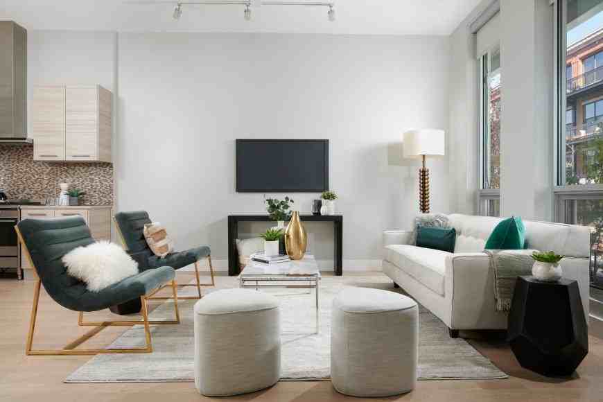 1100 W Adams St - Photo 5 of 10