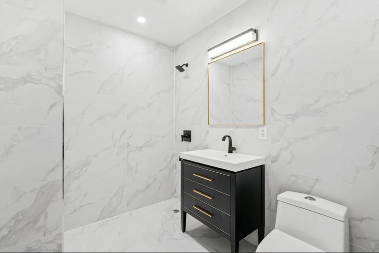 4529 47th St - Photo 2 of 9