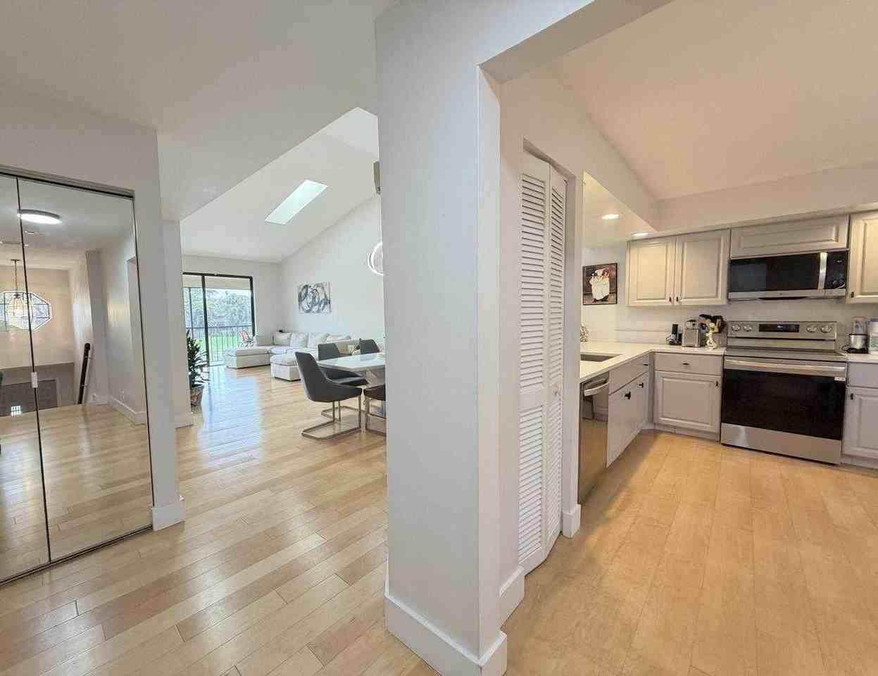 La Mirada Dr - Photo 2 of 18