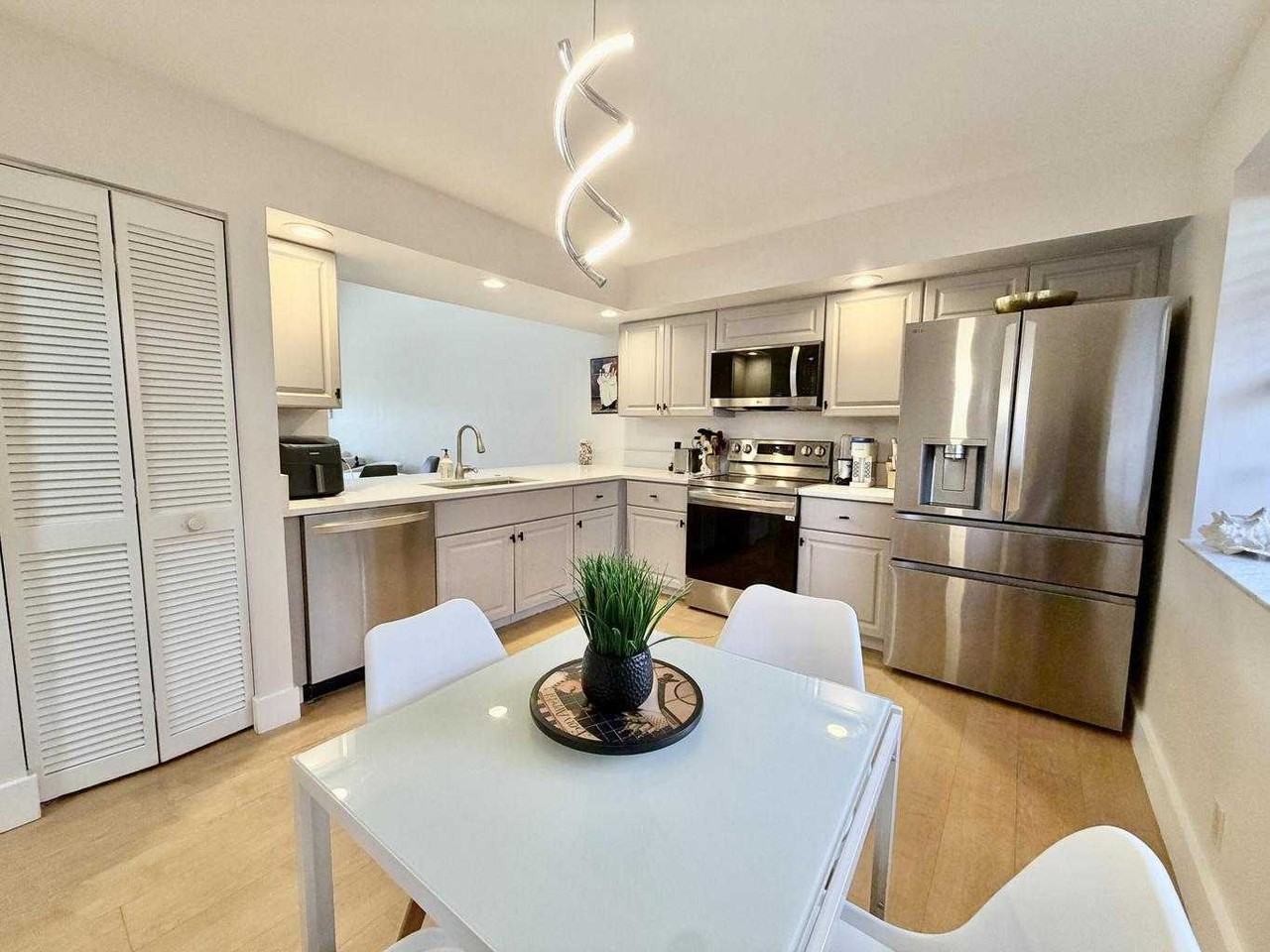 La Mirada Dr - Photo 3 of 18