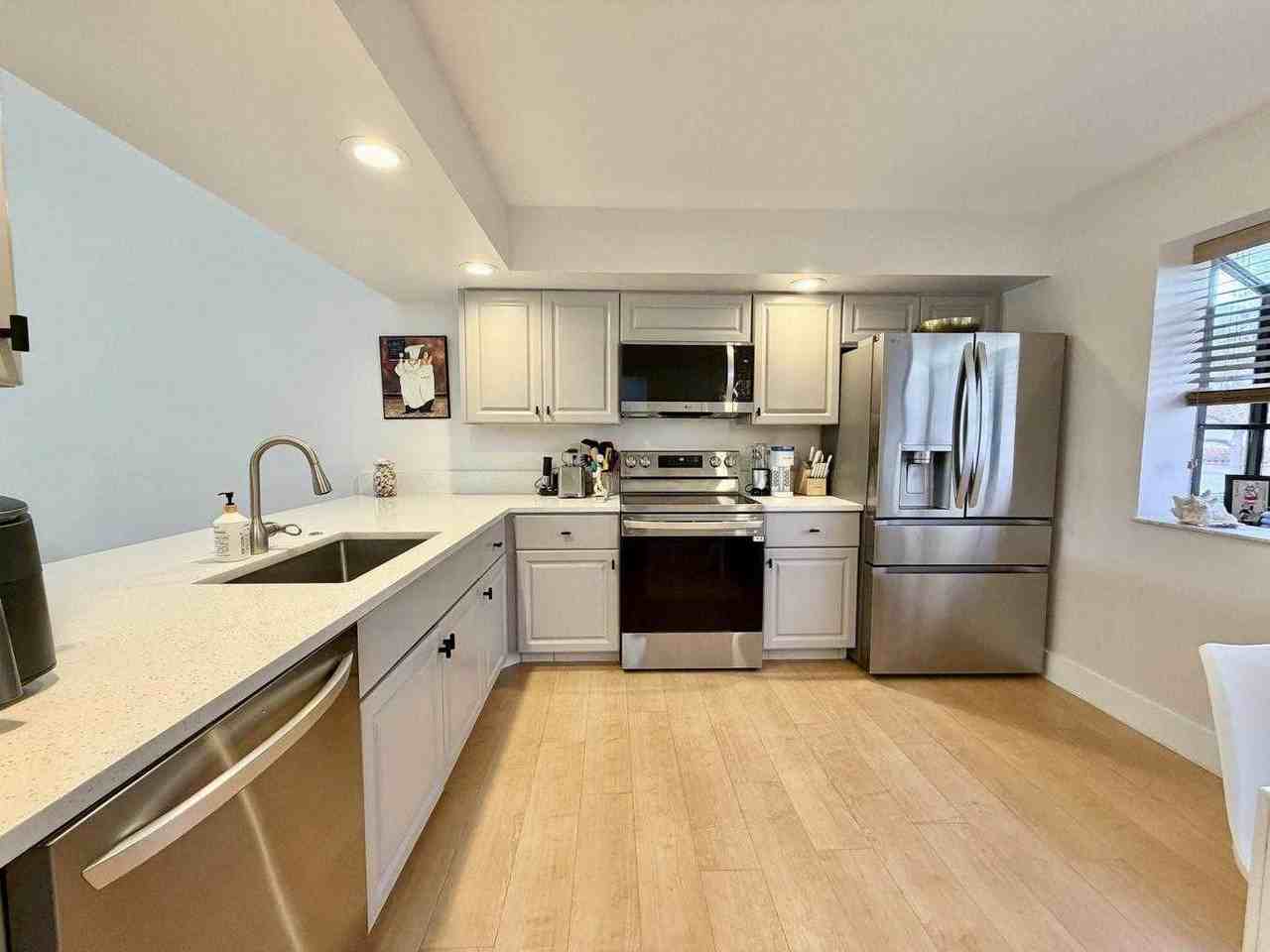 La Mirada Dr - Photo 4 of 18