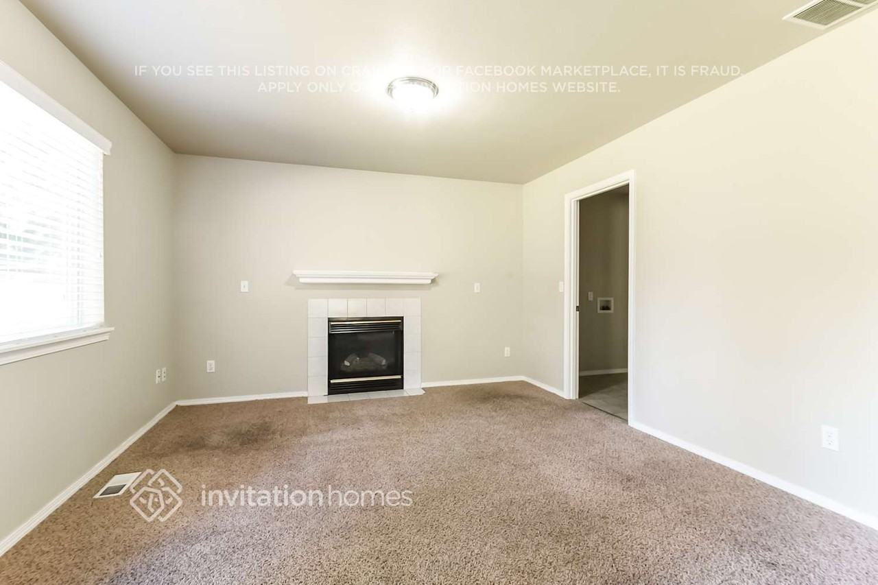 12105 119th St E - Photo 3 of 21