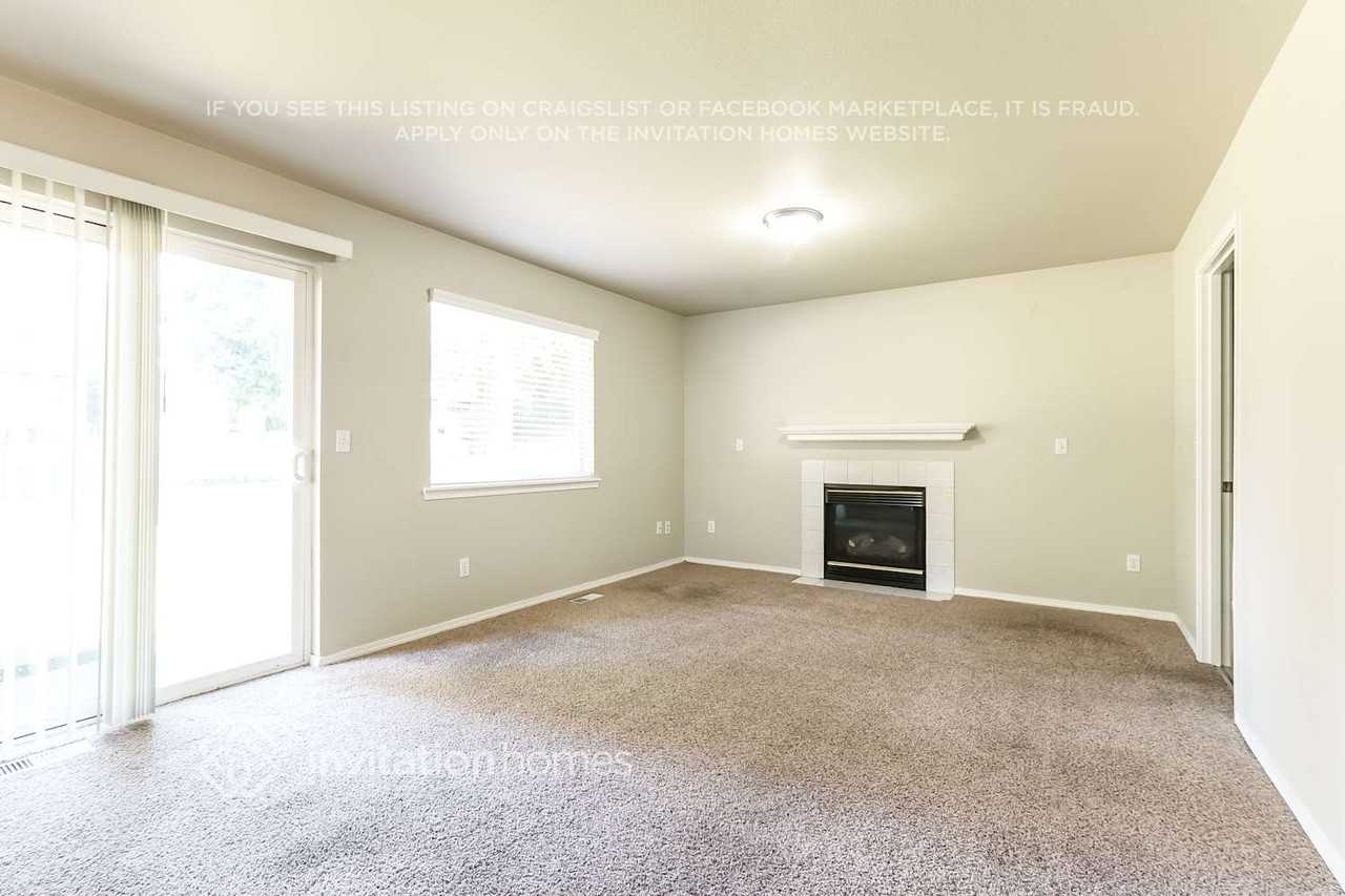 12105 119th St E - Photo 4 of 21