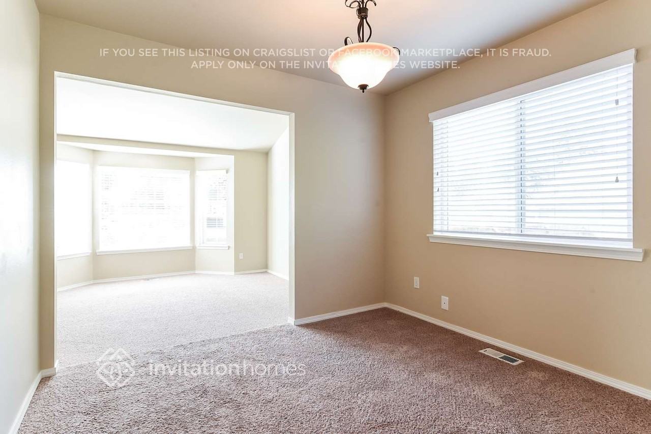 12105 119th St E - Photo 5 of 21