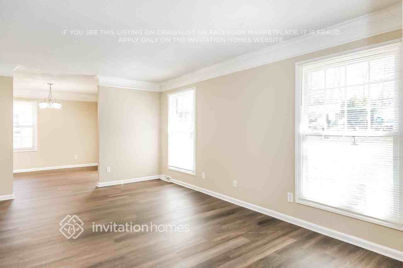 4629 Dawnwood Dr - Photo 4 of 17