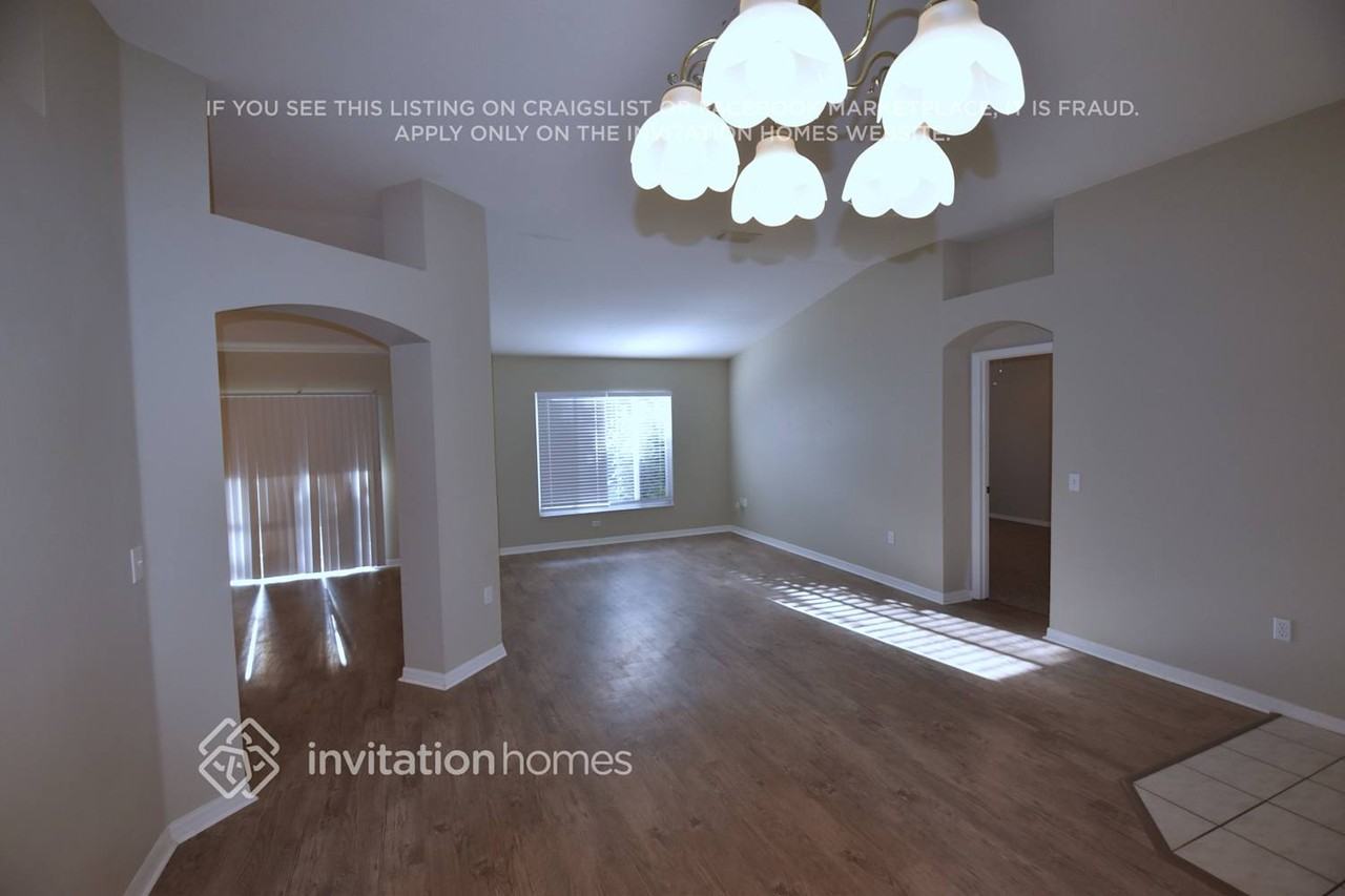 3702 Treeline Dr - Photo 4 of 16