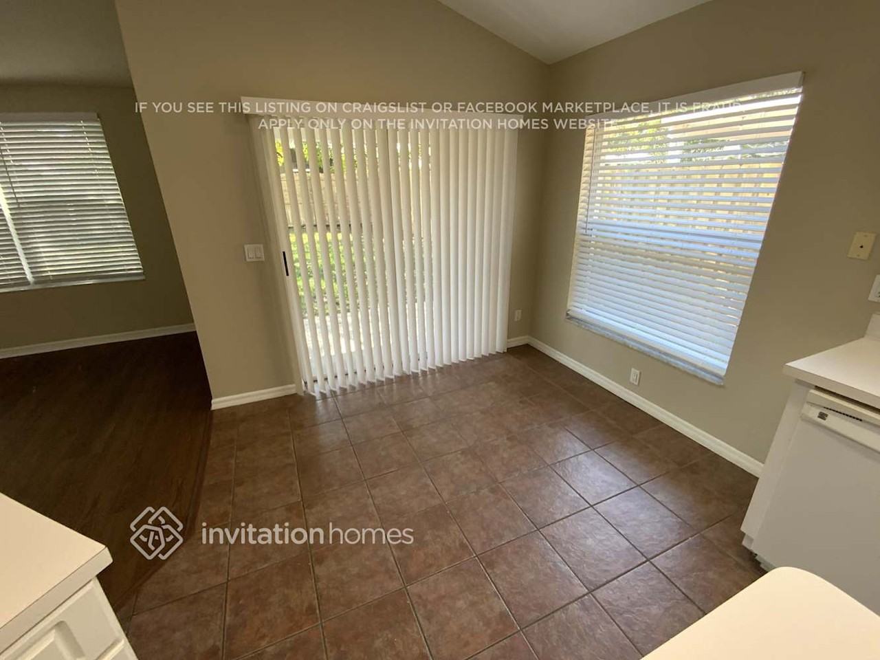 11707 S Stone Ln - Photo 5 of 12