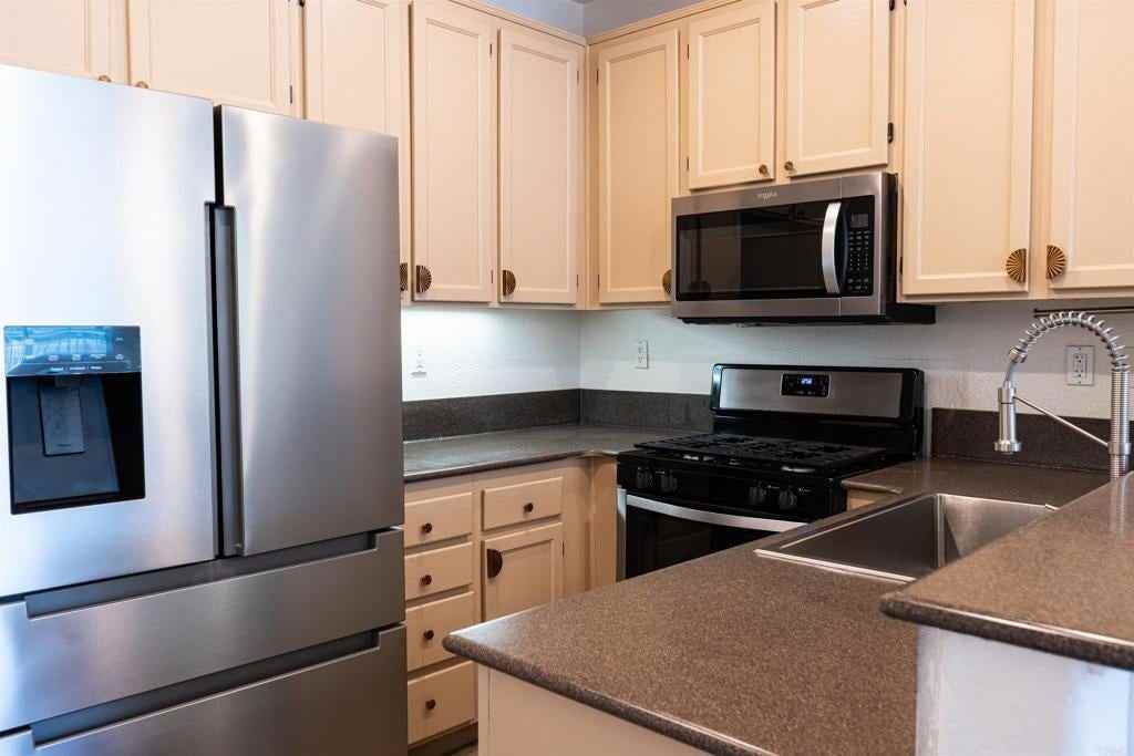 1313 Mother Lode Way - Photo 2 of 24