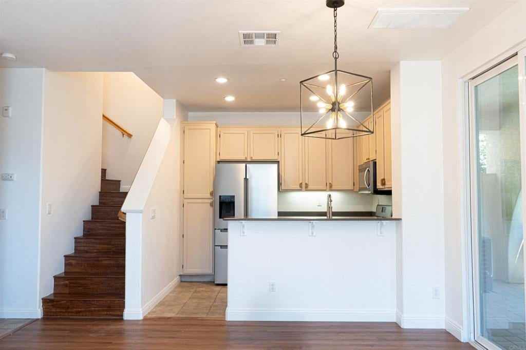 1313 Mother Lode Way - Photo 4 of 24