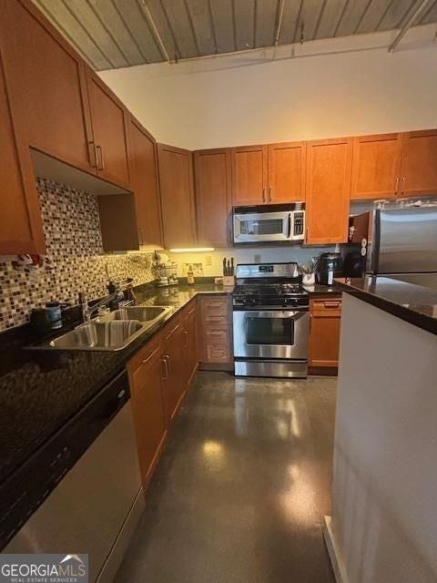 572 Edgewood Ave Ne - Photo 3 of 13