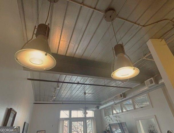 572 Edgewood Ave Ne - Photo 5 of 13