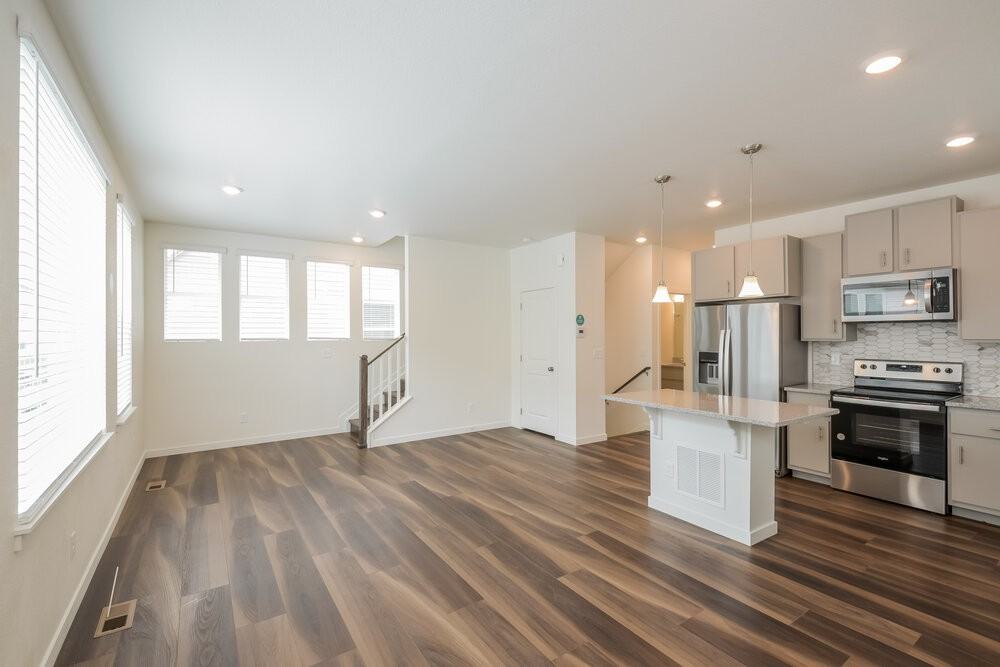 18574 E 47th Pl - Photo 6 of 21