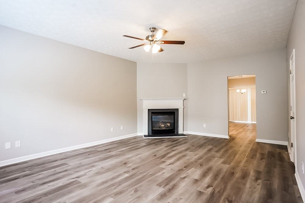 444 Village Bluff Dr - Photo 4 of 17