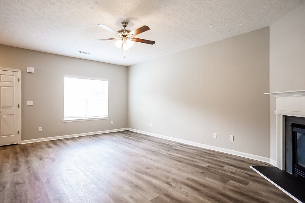 444 Village Bluff Dr - Photo 6 of 17