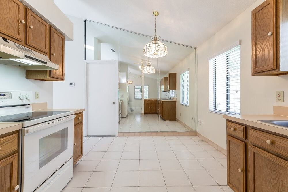 1011 Manigan Ave - Photo 5 of 14