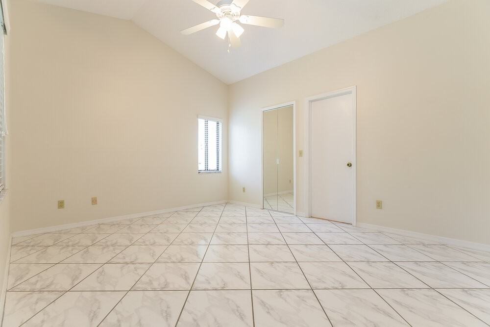 1011 Manigan Ave - Photo 7 of 14