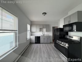 featured image of 61 Webster Ave #3R