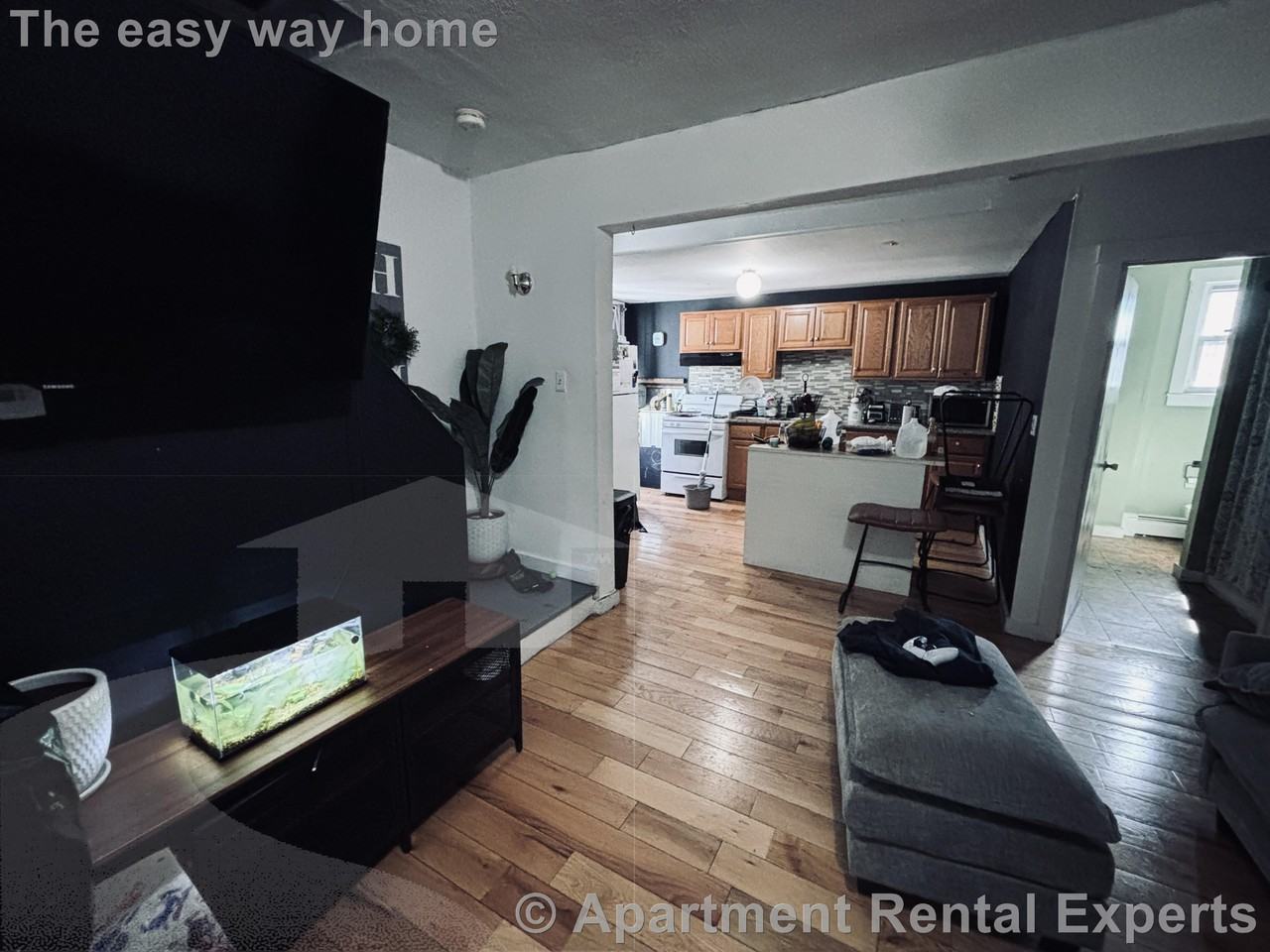 509 Medford St #2 - Photo 2 of 5