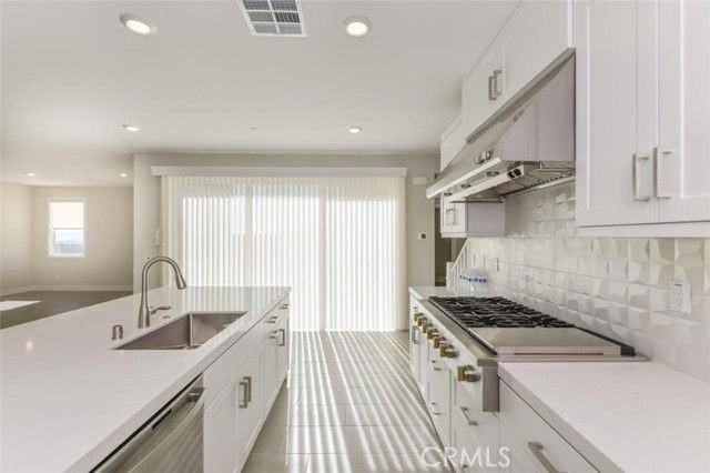 132 Chorus - Photo 7 of 8